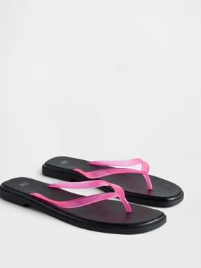 New Gap Jelly Standout Pink Flip Flop Sandals NWT
